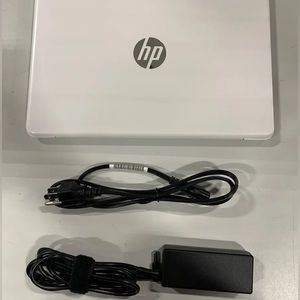 HP Stream Laptop PC 11.6" Intel N4000 Quad Charger Included